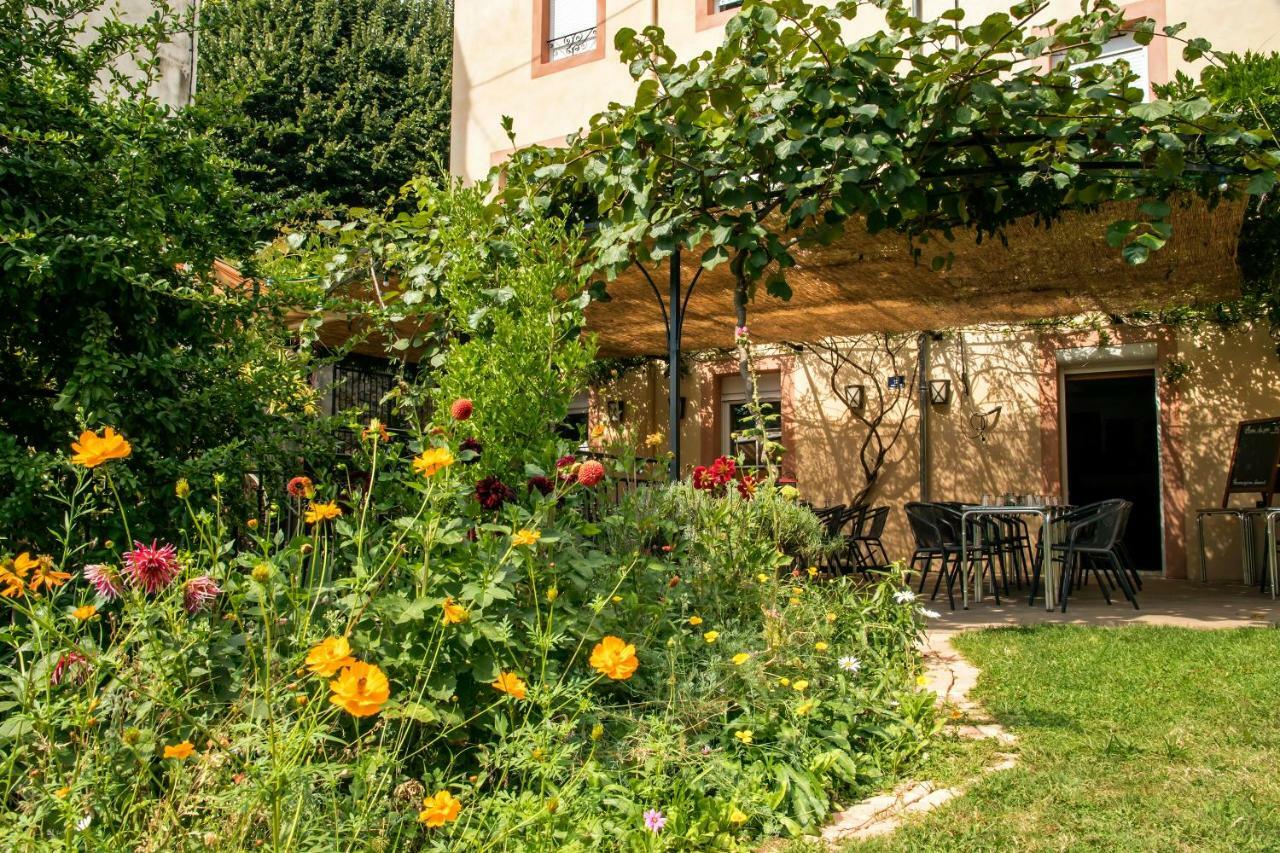 Hotel Restaurant Les Touristes Vals-les-Bains Exterior photo